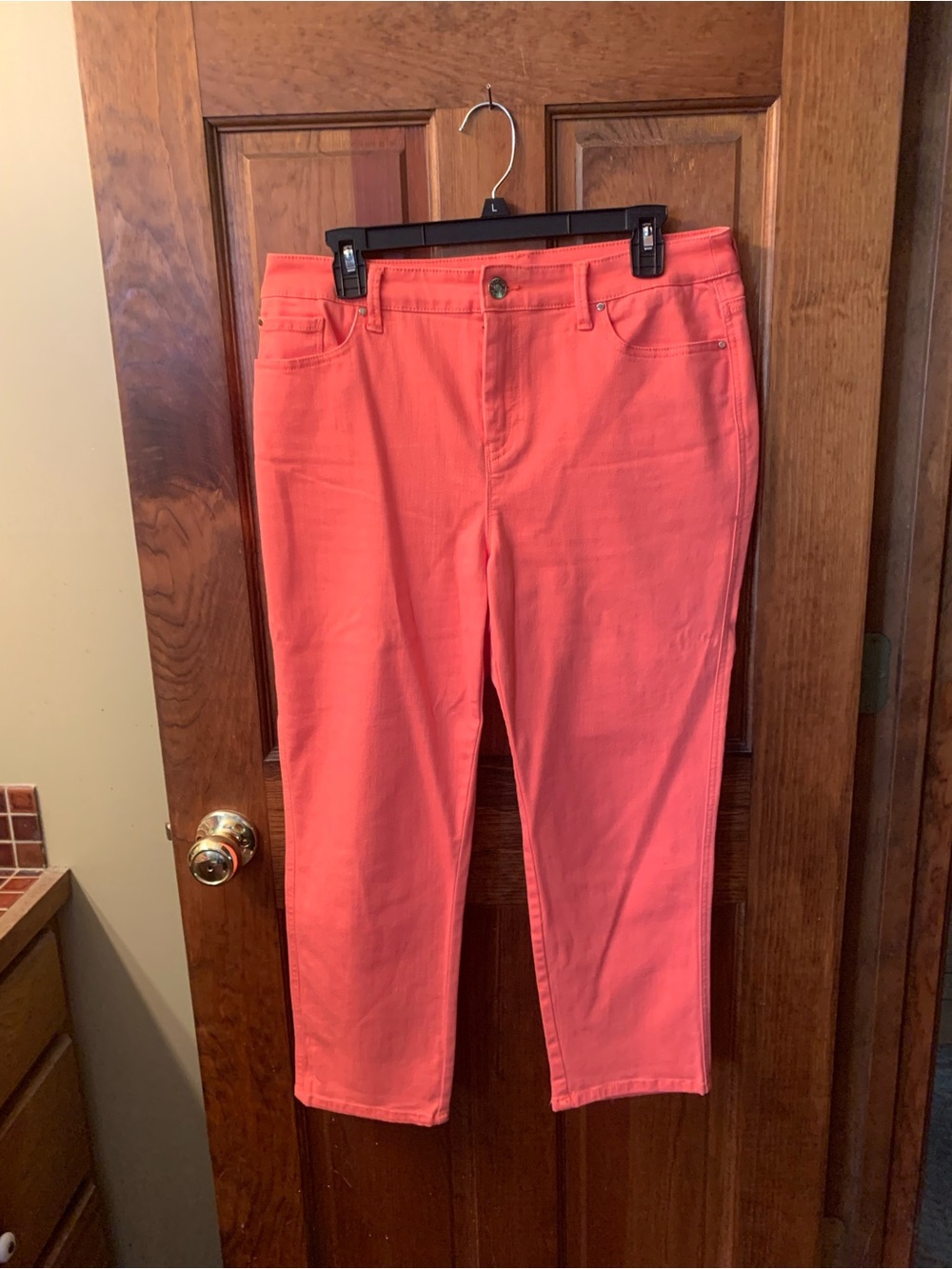 Chico’s Platinum BRIGHT CORAL, ORANGE crop pants. Size 1.5 or 10.